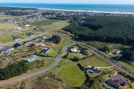 Photo of property in 66 Waitarere Rise Avenue, Waitarere, Levin, 5510