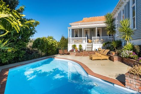 Photo of property in Mchardy Homestead, 11 Bracken Street, Hospital Hill, Napier, 4110