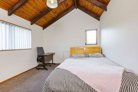 Photo of property in 2/283 Massey Road, Mangere East, Auckland, 2024