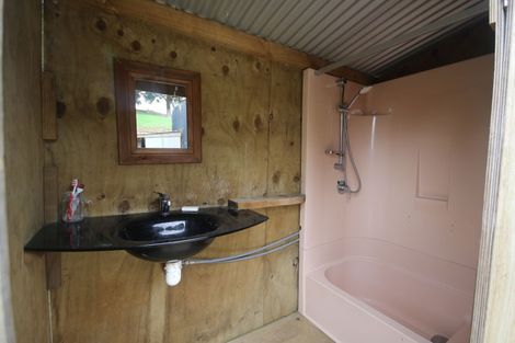 Photo of property in 205 Central Road, Mareretu, Paparoa, 0571