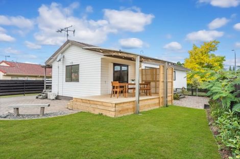 Photo of property in 8 Cromwell Drive, Fitzroy, Hamilton, 3206