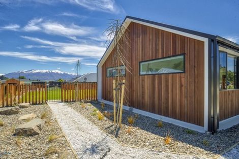 Photo of property in 3 Little Alpha Loop, Wanaka, 9305