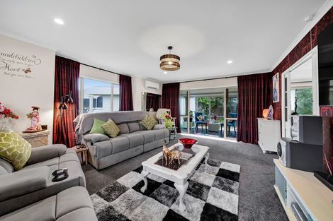 Photo of property in 24 Park Lane, Waitara, 4320
