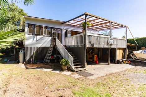 Photo of property in 106 Komiti Road, Tinopai, Matakohe, 0593