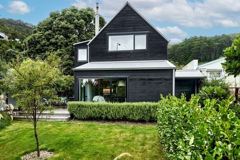 Photo of property in 85 Muritai Road, Eastbourne, Lower Hutt, 5013