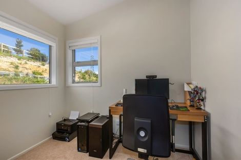 Photo of property in 20 Madeira Close, Whitby, Porirua, 5024