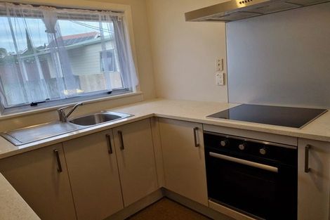 Photo of property in 43 Edmonton Road, Henderson, Auckland, 0612