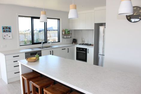 Photo of property in 2 Kotare Way, Matarangi, Whitianga, 3592