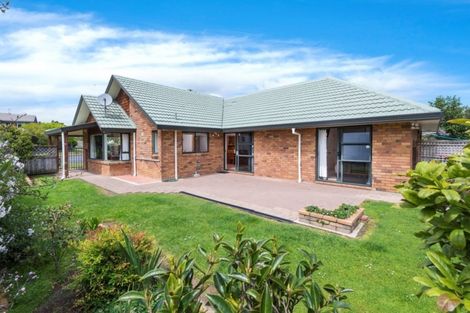 Photo of property in 47 Meadowland Drive, Somerville, Auckland, 2014