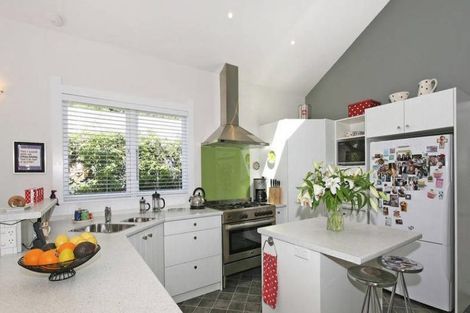 Photo of property in 8 Miro Street, Eastbourne, Lower Hutt, 5013