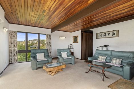 Photo of property in 8 Shearwater Rise, Rothesay Bay, Auckland, 0630