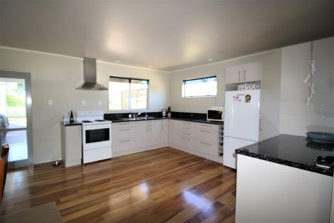 Photo of property in 4 Mako Avenue, Whiritoa, Whangamata, 3691