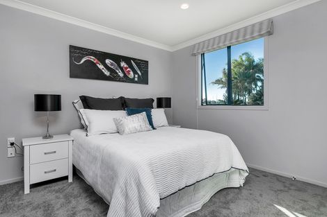 Photo of property in 11k Clearwater Cove, West Harbour, Auckland, 0618