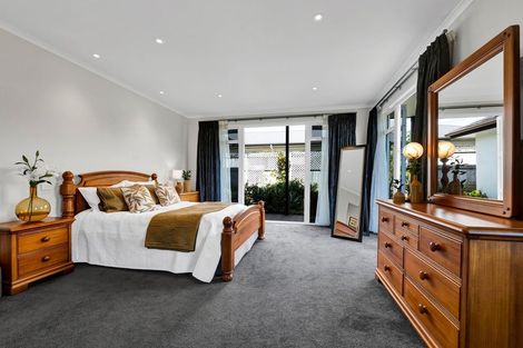 Photo of property in 18 Te Arakete Place, Hurworth, New Plymouth, 4310