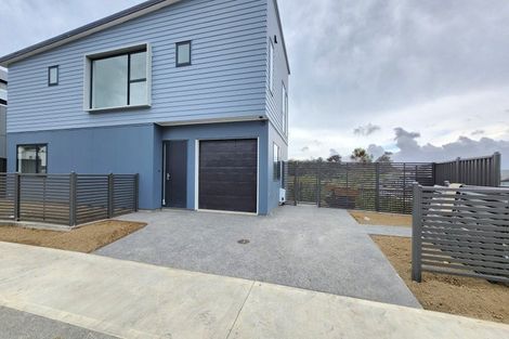 Photo of property in 12 Koreke Close, Kenepuru, Porirua, 5022