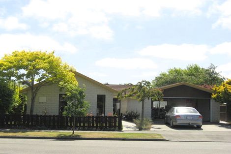 Photo of property in 27 Wyatt Place, Russley, Christchurch, 8042