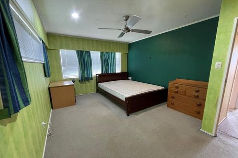 Photo of property in 11 Kathleen Street, Totara Vale, Auckland, 0627