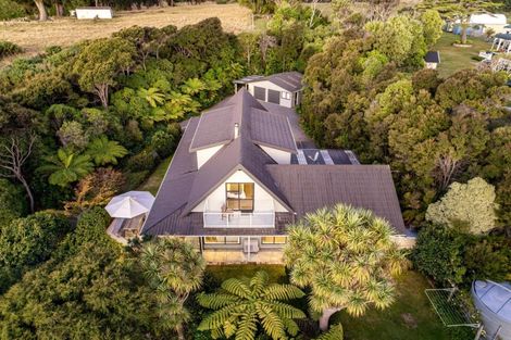 Photo of property in 33 Paremata Haywards Road, Pauatahanui, Porirua, 5381