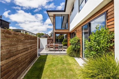 Photo of property in 62 Straven Road, Fendalton, Christchurch, 8014