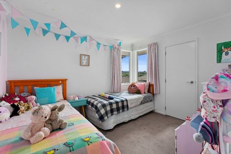 Photo of property in 10 Carex Close, Pyes Pa, Tauranga, 3112