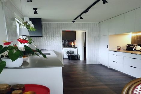 Photo of property in 1/21 Kerria Place, Sunnynook, Auckland, 0620