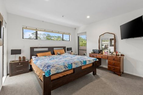 Photo of property in 16 Monkton Close, Greenhithe, Auckland, 0632
