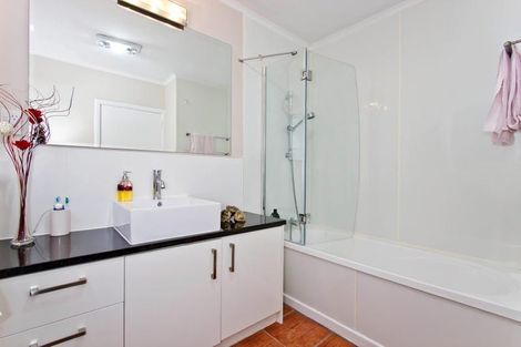Photo of property in 119 Bolton Street, Blockhouse Bay, Auckland, 0600