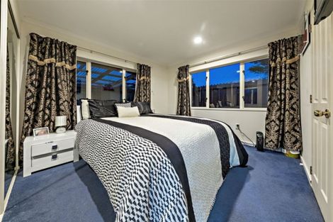 Photo of property in 1 Kumar Place, The Gardens, Auckland, 2105