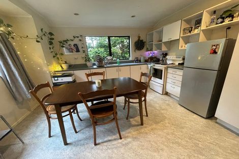 Photo of property in 4 Eastglen Road, Glen Eden, Auckland, 0602