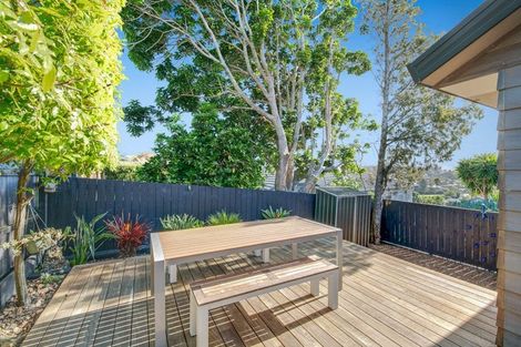 Photo of property in 10 Goldfinch Rise, Unsworth Heights, Auckland, 0632