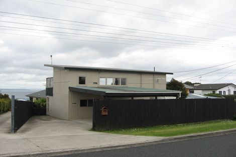 Photo of property in 1412b Whangaparaoa Road, Army Bay, Whangaparaoa, 0930