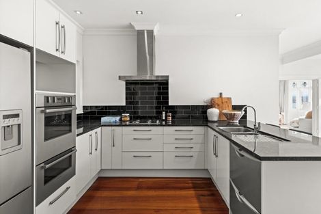 Photo of property in 14 Bay View Road, Bluff Hill, Napier, 4110