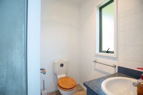 Photo of property in 142 Seaview Road, Westown, New Plymouth, 4310