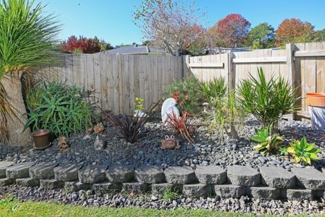 Photo of property in 10 Longreach Drive, Sunnyvale, Auckland, 0612