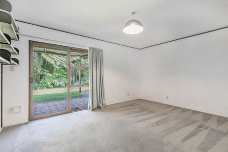 Photo of property in 21 Oscar Road, Greenhithe, Auckland, 0632