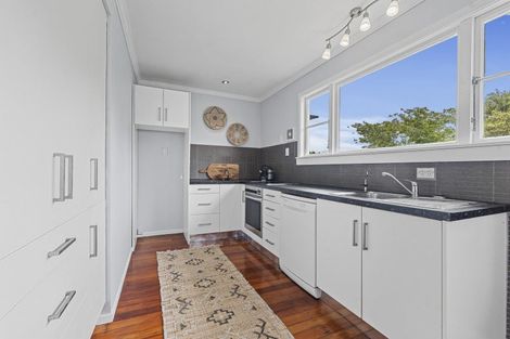 Photo of property in 3 London Terrace, Welbourn, New Plymouth, 4312