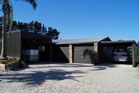 Photo of property in 167 Wymer Road, Glenbrook, Waiuku, 2681