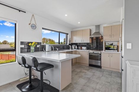 Photo of property in 10a Hayley Grove, Papamoa Beach, Papamoa, 3118