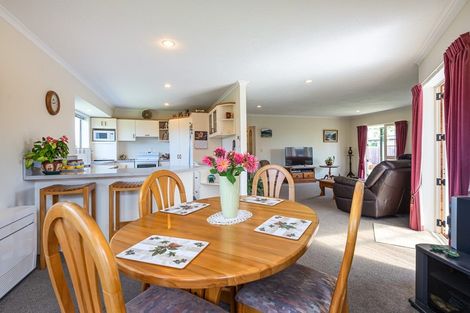 Photo of property in 4 Beauford Place, Parklands, Christchurch, 8083