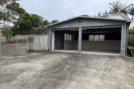 Photo of property in 12 Portadown Avenue, Pakuranga Heights, Auckland, 2010