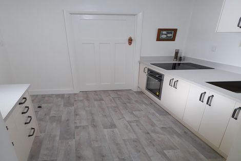 Photo of property in 1 Frood Street, Bulls, 4818