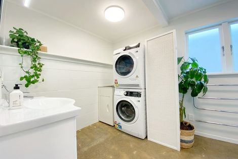 Photo of property in 19 St Aubyn Street, Devonport, Auckland, 0624