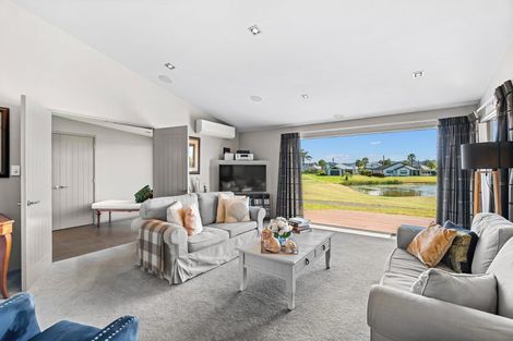 Photo of property in 22 Mamaku Drive, One Tree Point, 0118