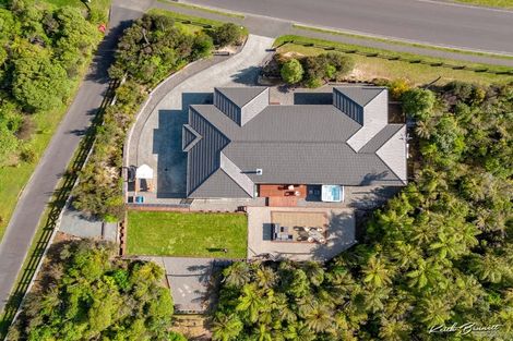 Photo of property in 63 Mount Marua Way, Timberlea, Upper Hutt, 5018