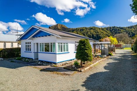 Photo of property in 108 Fairfax Street, Murchison, 7007