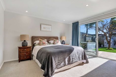 Photo of property in 2 Raiha Street, Papamoa Beach, Papamoa, 3118