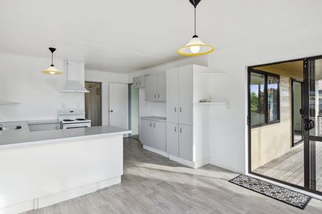 Photo of property in 99 Queens Road, Waikanae Beach, Waikanae, 5036