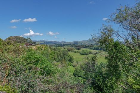 Photo of property in 21 Springdale Grove, Fitzherbert, Palmerston North, 4410