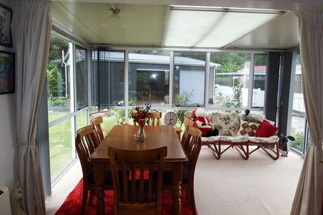 Photo of property in 77 Collingwood Street, Eltham, 4322