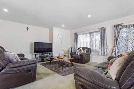 Photo of property in 48 Montilla Place, Manurewa, Auckland, 2102